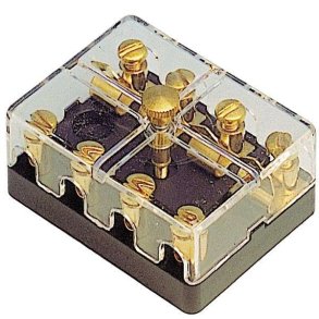 Sikringsboks med l�g til 4 sikringer